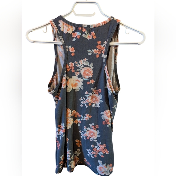 Set Of Two Floral and Pink Tank Tops - Picture 3 of 7